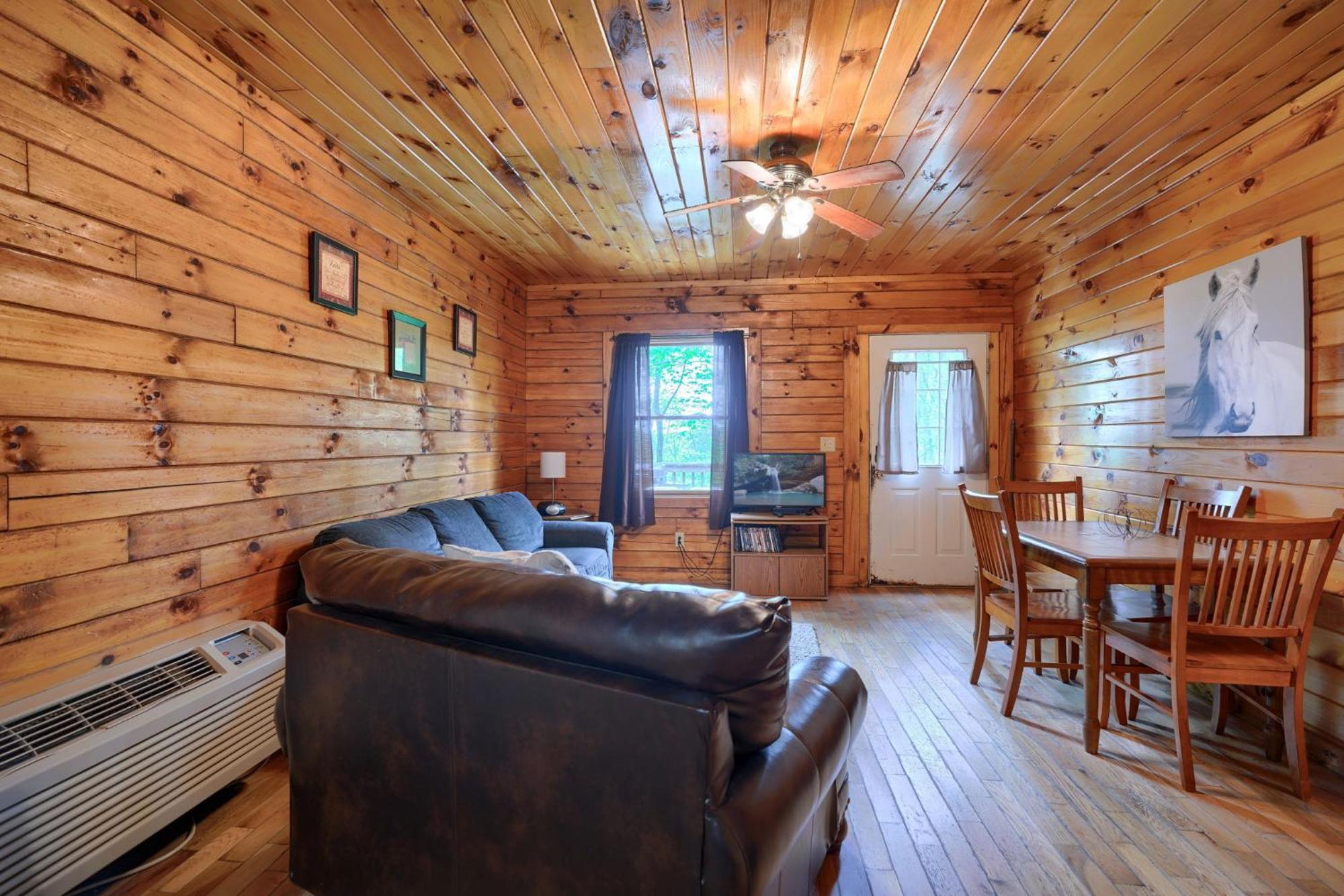 Blue Rose Cabins - Pine Ridge Cabin Logan Ngoại thất bức ảnh