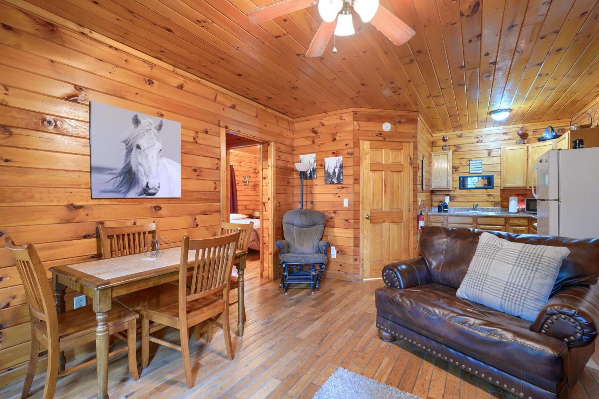 Blue Rose Cabins - Pine Ridge Cabin Logan Ngoại thất bức ảnh